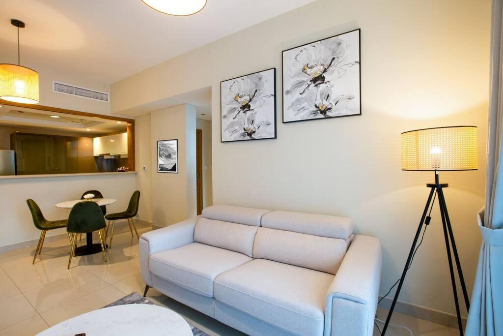 Lux 1Br 2 Min To Burj Khalifa Apartment Dubai Exterior foto