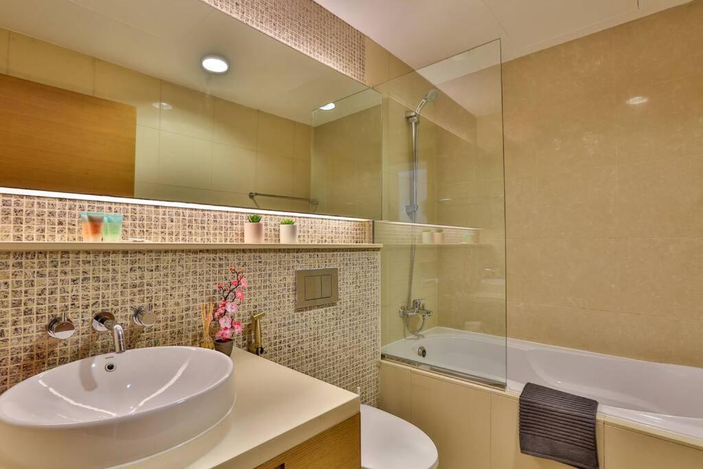 Lux 1Br 2 Min To Burj Khalifa Apartment Dubai Exterior foto